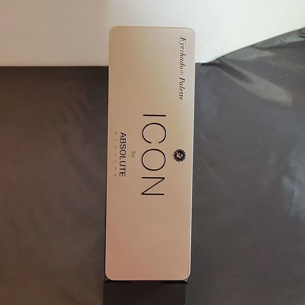ICON SMOKED COLOR EYESHADOW PALETTE